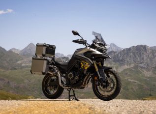 Ya ha reventado el mercado de motos. Esta trail china es ahora más barata que nunca y está mejor equipada