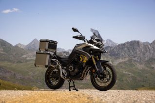 Ya ha reventado el mercado de motos. Esta trail china es ahora más barata que nunca y está mejor equipada