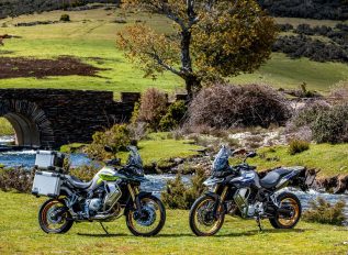Las motos chinas toman España: una trail repite como la más vendida, y cerca de la mitad de las marcas ya son chinas